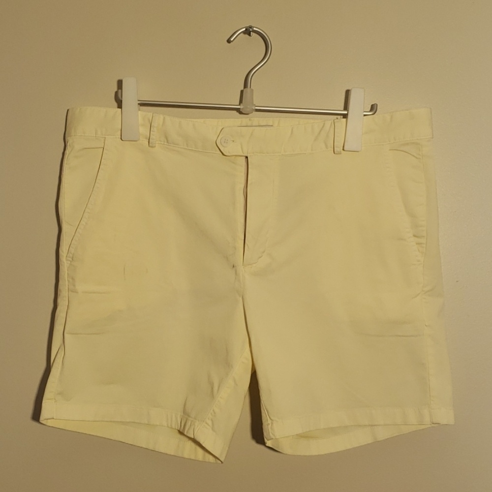 yellow cream flat front shorts